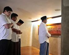 Mimpi Sholat Berjamaah Di Masjid Bersama Keluarga